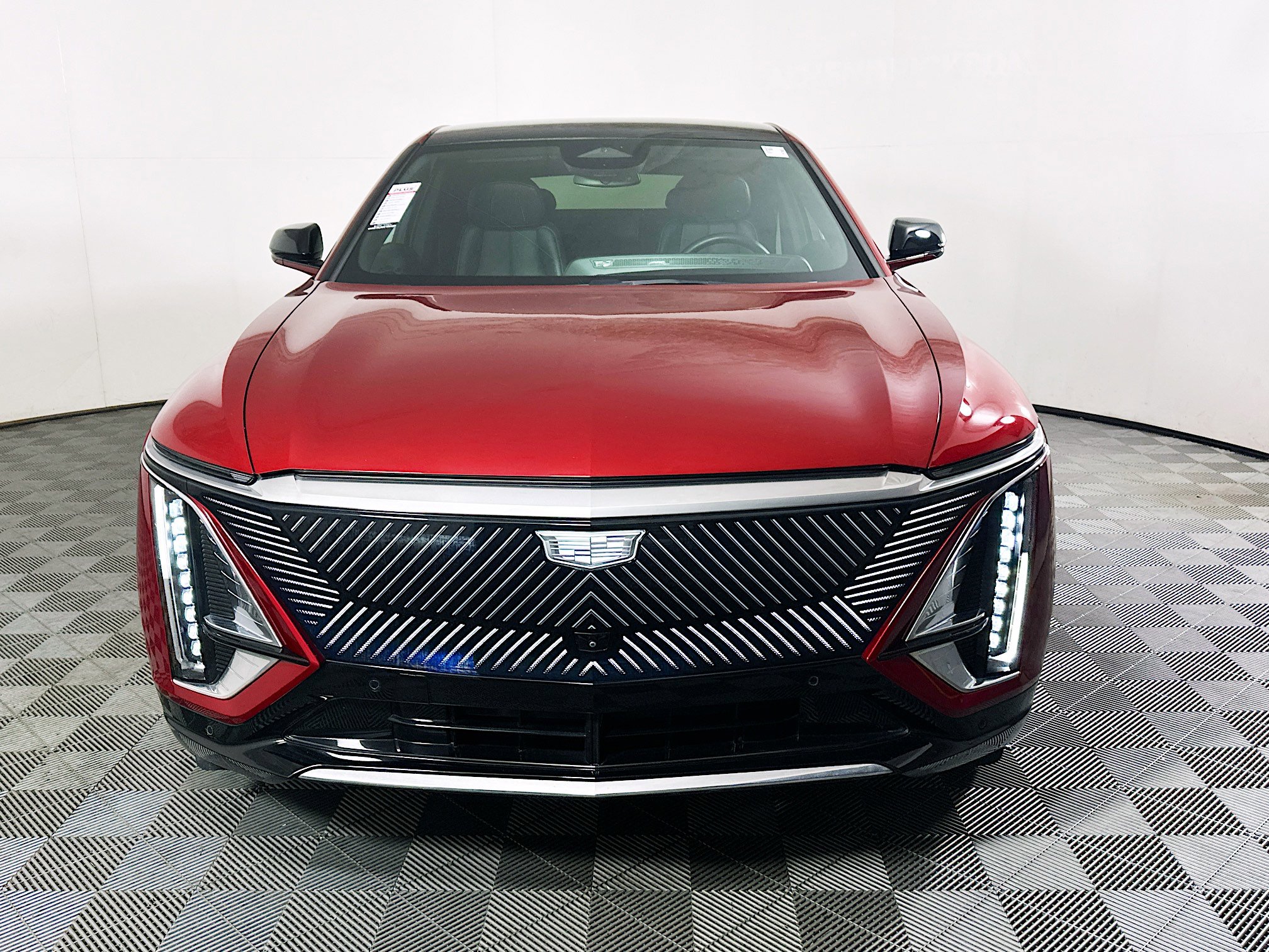 Used 2024 Cadillac Lyriq Luxury RWD image 8