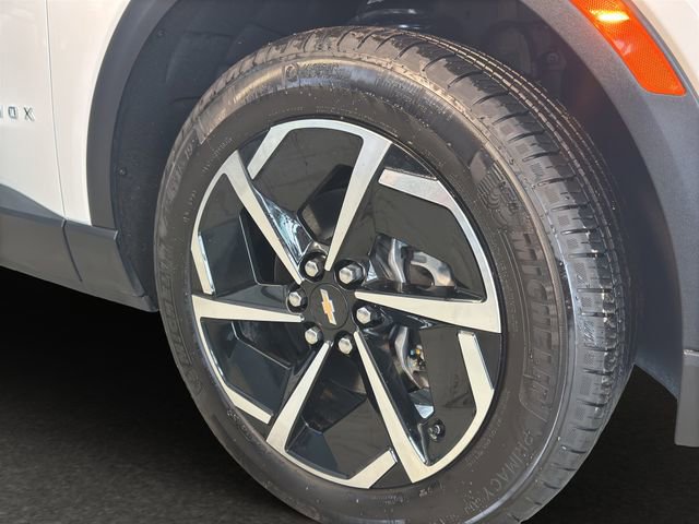 New 2026 Chevrolet Equinox EV LT image 28