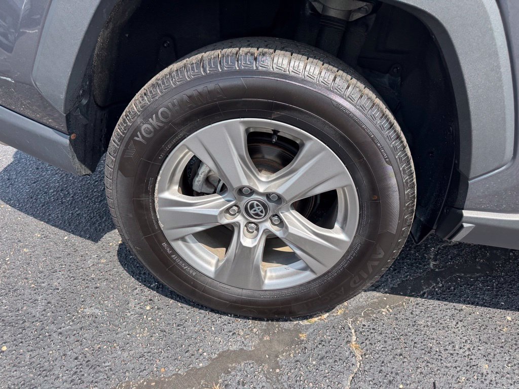 Used 2024 Toyota RAV4 XLE AWD/4WD image 30