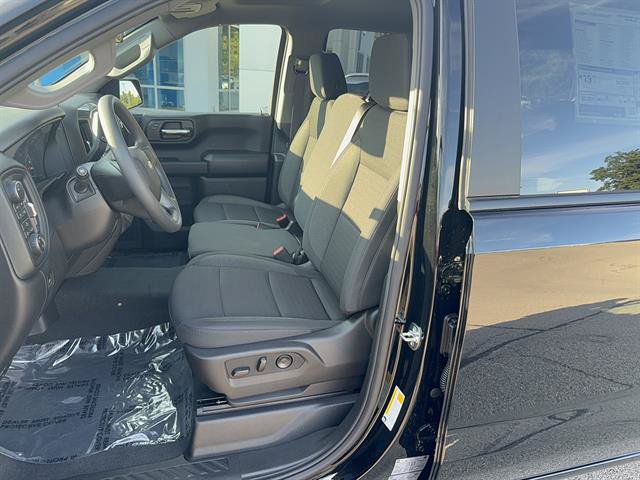 New 2026 Chevrolet Silverado 1500 Custom w/ LPO, Dark Essentials Package AWD/4WD image 9