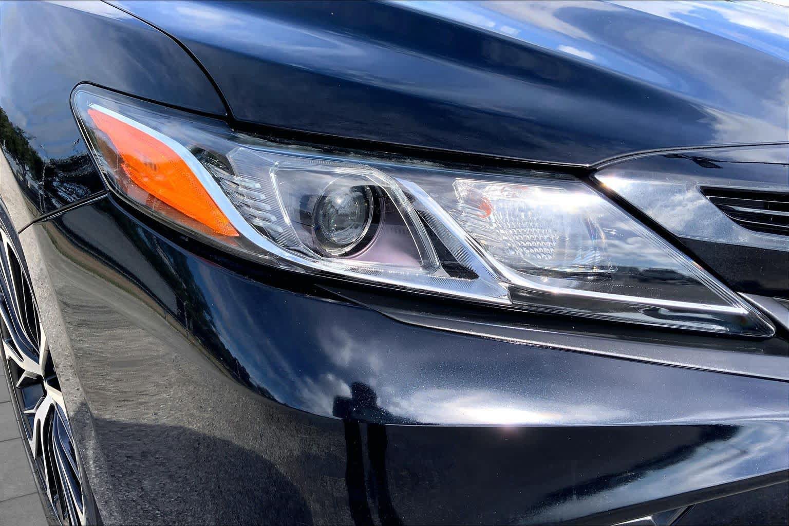 Used 2019 Toyota Camry SE w/ Convenience Package FWD image 27