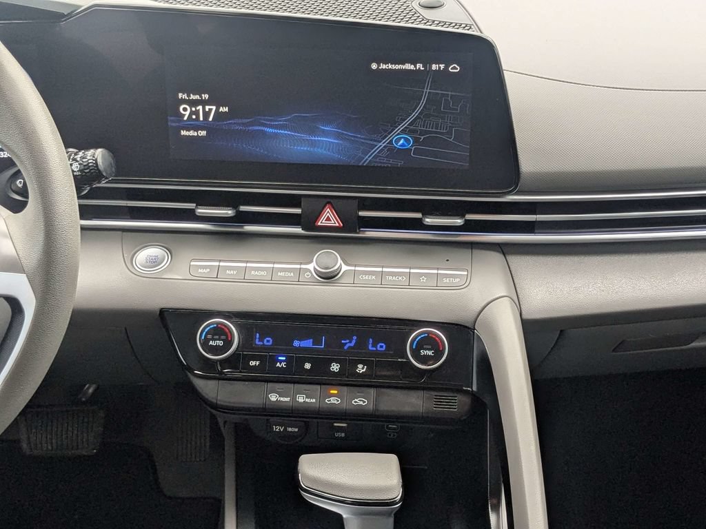 Used 2024 Hyundai Elantra SEL FWD image 16