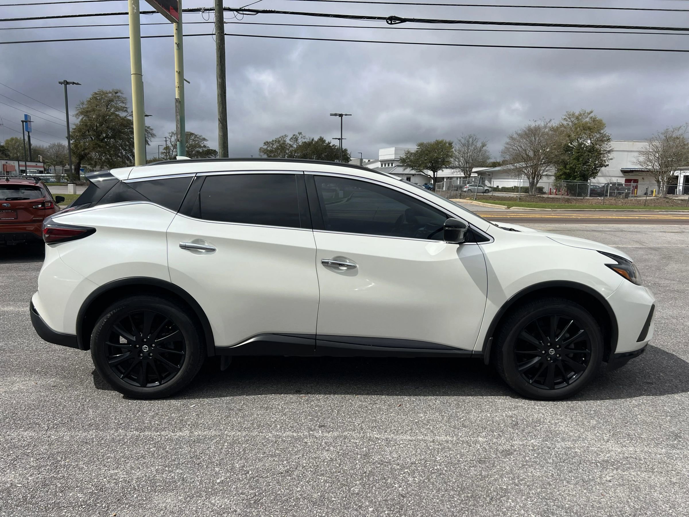 Used 2022 Nissan Murano SV w/ SV Midnight Edition Package FWD image 5