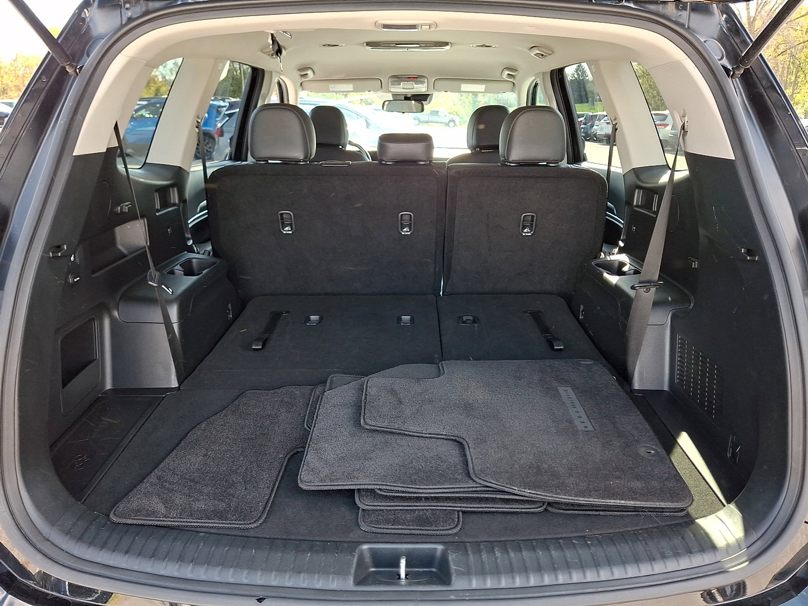 Used 2023 Kia Telluride LX image 31