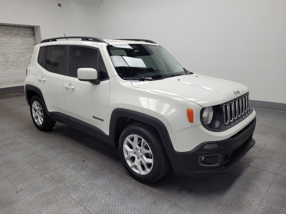 Used 2017 Jeep Renegade Latitude FWD image 11