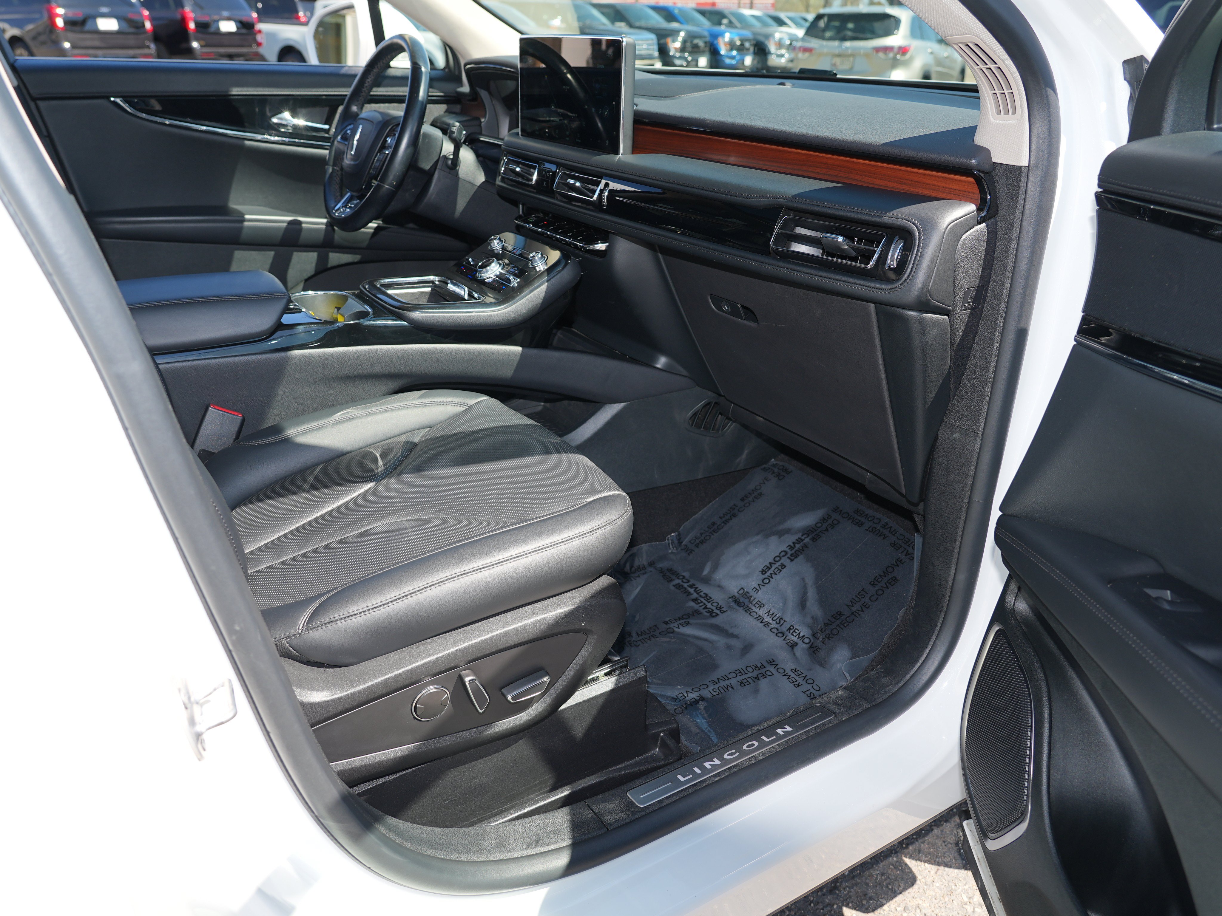 Used 2022 Lincoln Nautilus Reserve AWD/4WD image 30