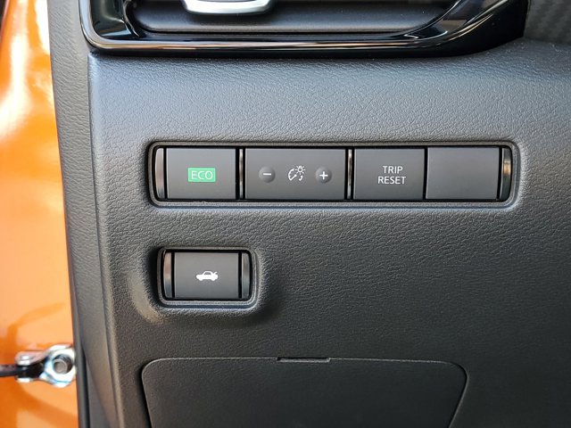 Certified 2025 Nissan Sentra SR w/ SR Premium Package image 9