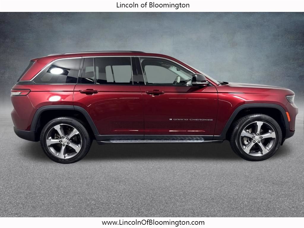 Used 2023 Jeep Grand Cherokee Limited w/ Luxury Tech Group II AWD/4WD image 7