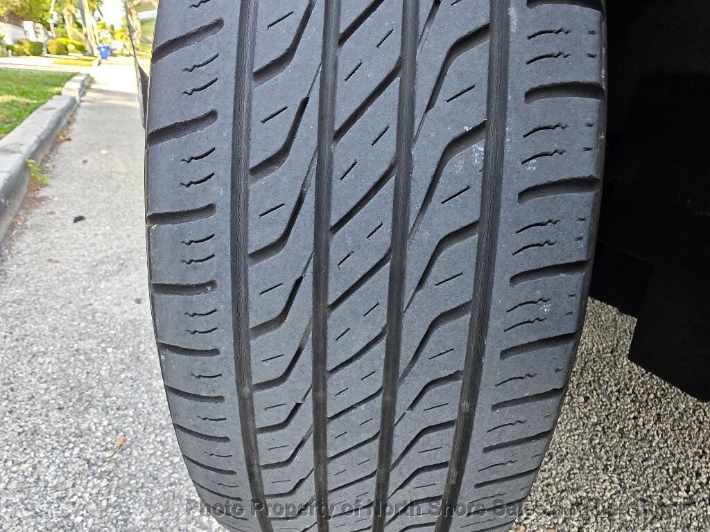 Used 2004 Chrysler Sebring LXi image 31