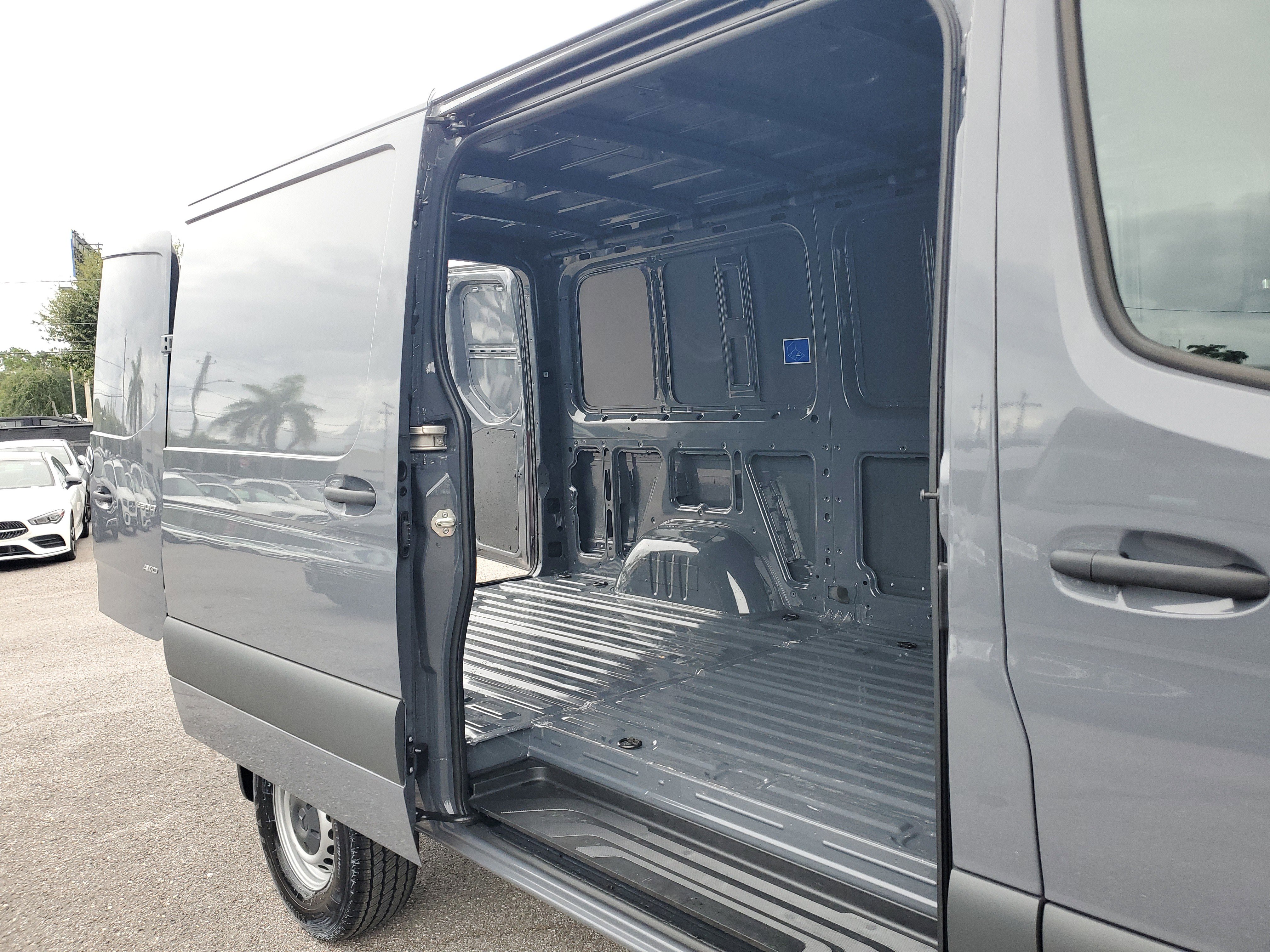 Used 2025 Mercedes-Benz Sprinter 2500 image 17