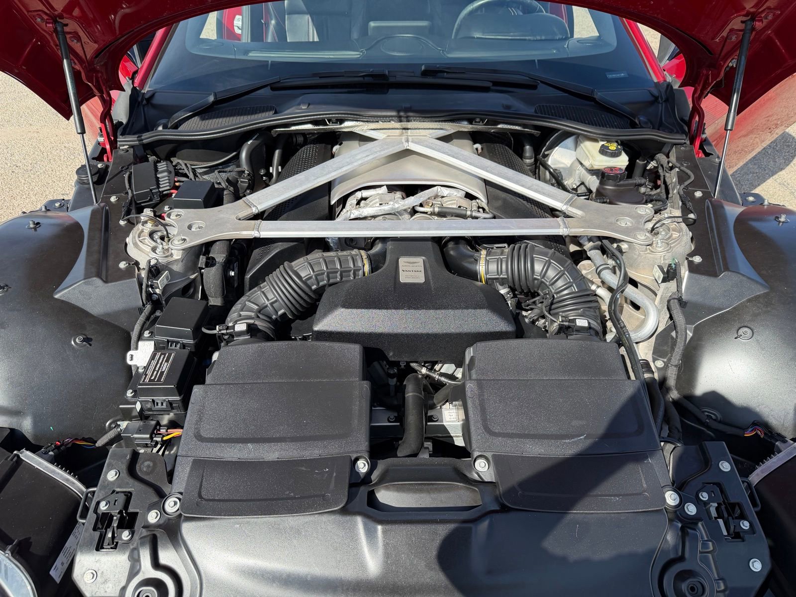 Used 2019 Aston Martin V8 Vantage Coupe image 24