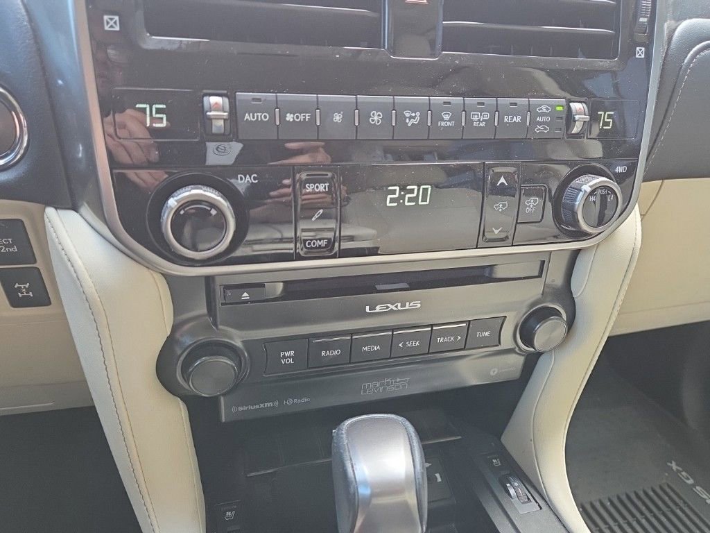 Used 2023 Lexus GX 460 Luxury w/ Accessory Package image 22