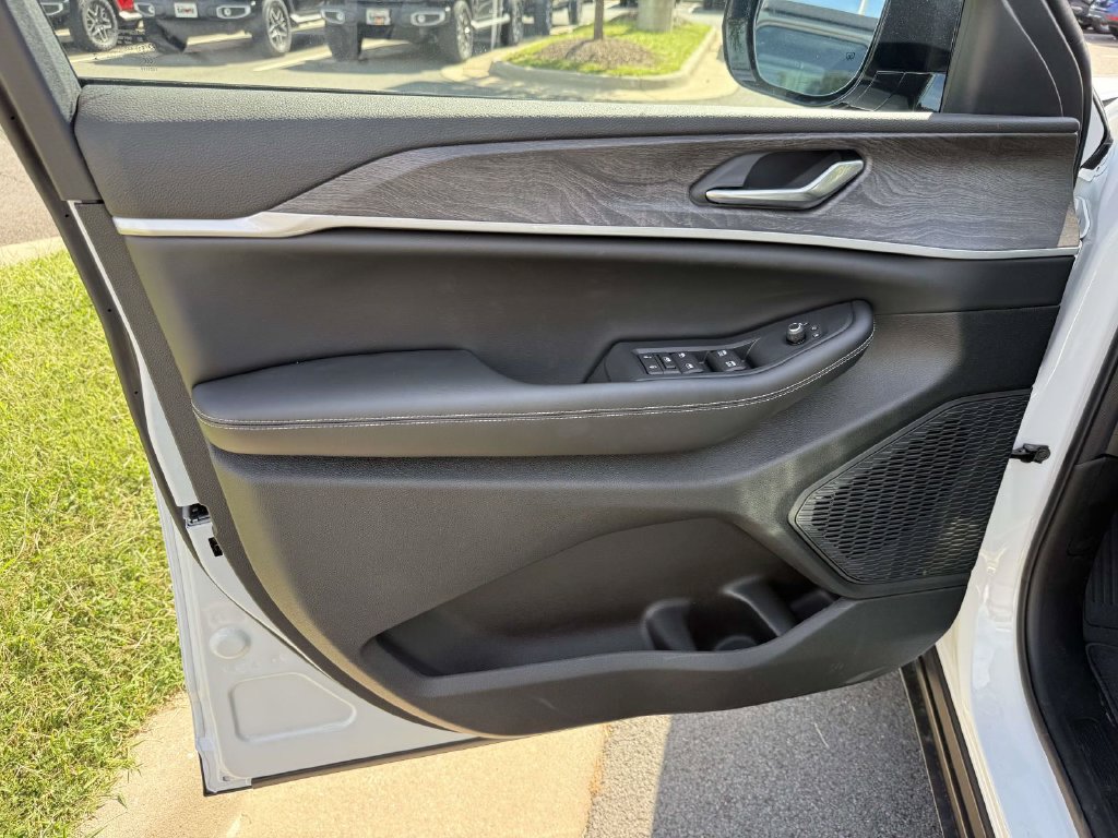 New 2027 Jeep Grand Cherokee Altitude AWD/4WD image 31
