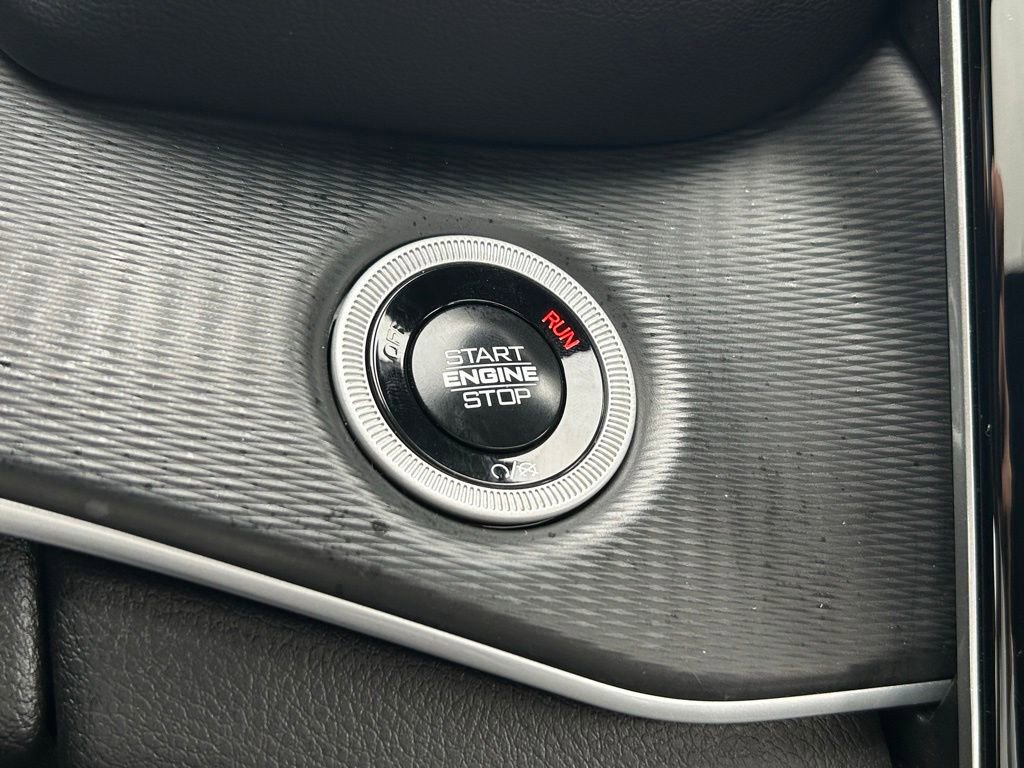 Certified 2024 Jeep Grand Cherokee Altitude image 48