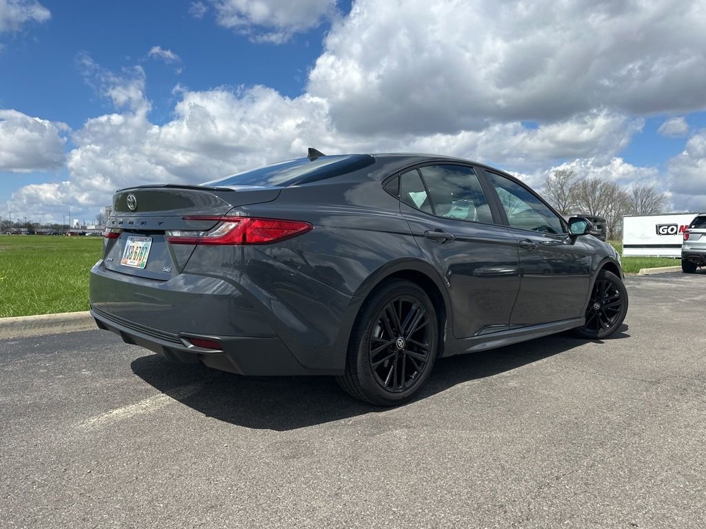 Used 2025 Toyota Camry SE image 10