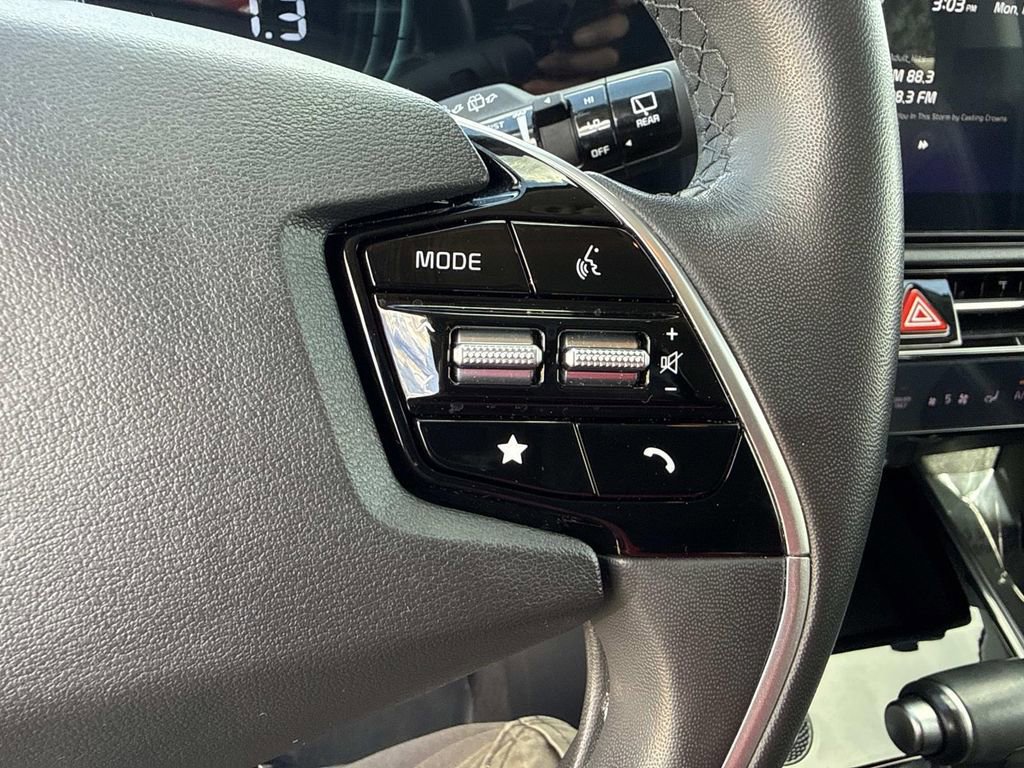 Used 2023 Kia Niro EX image 36