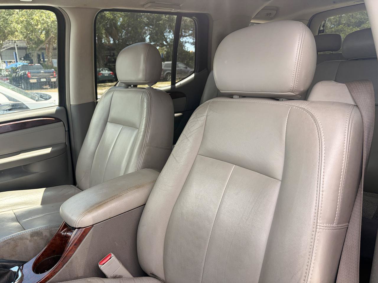 Used 2006 GMC Envoy XL SLT w/ SLT Preferred Equipment Group AWD/4WD image 2