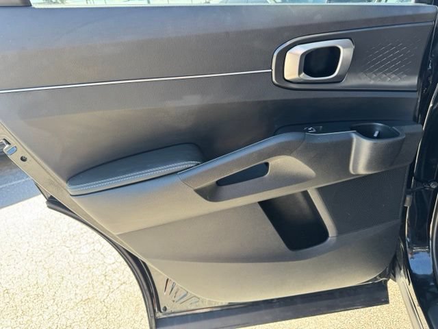 Used 2025 Kia Sorento S FWD image 8