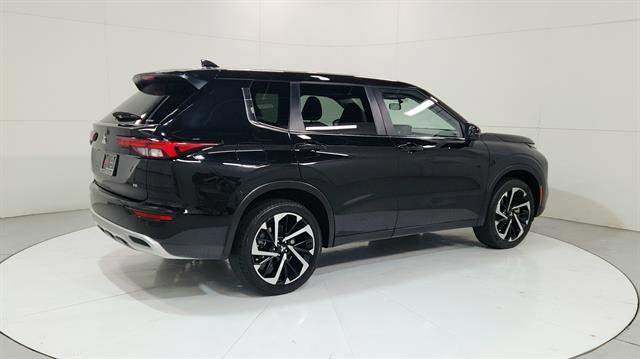 Used 2024 Mitsubishi Outlander SE image 8