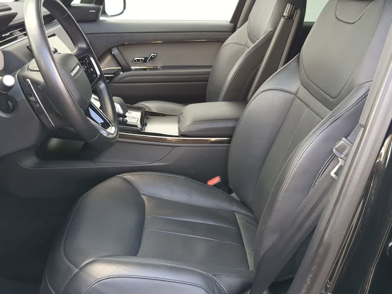 Used 2025 Land Rover Range Rover Sport SE AWD/4WD image 17