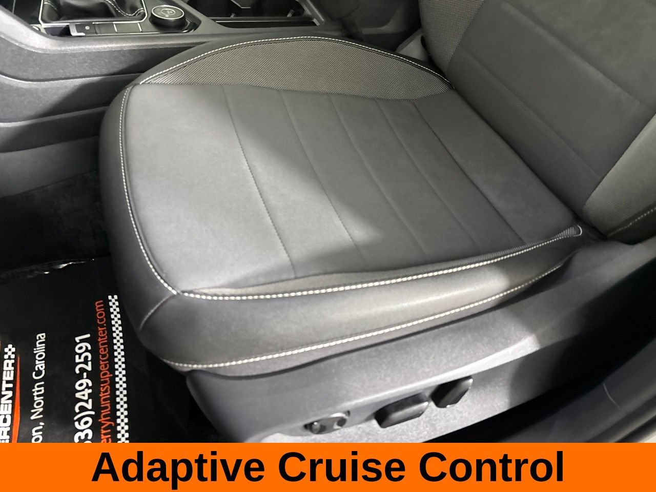 Used 2023 Volkswagen Taos SE w/ Panoramic Sunroof Package AWD/4WD image 15
