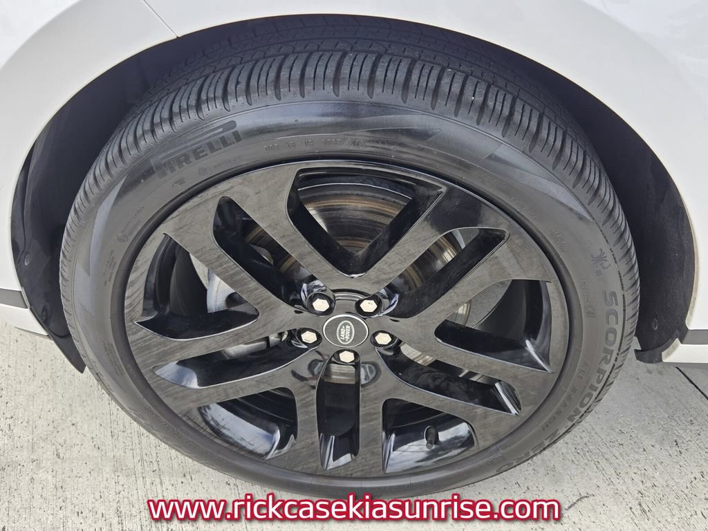 Used 2024 Land Rover Range Rover Evoque S image 10