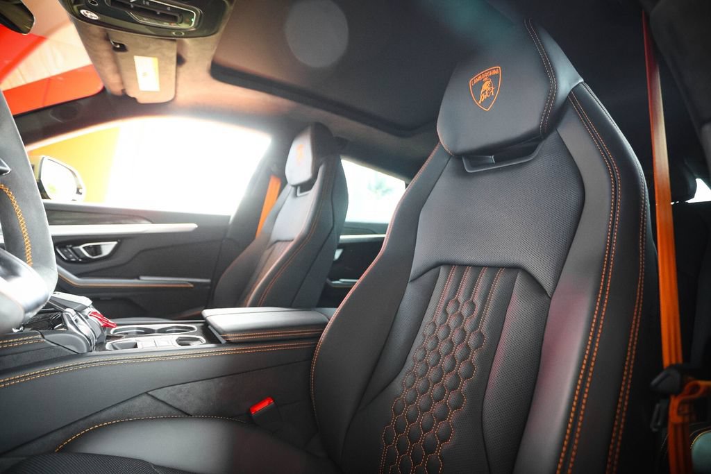 Used 2026 Lamborghini Urus SE AWD/4WD image 47