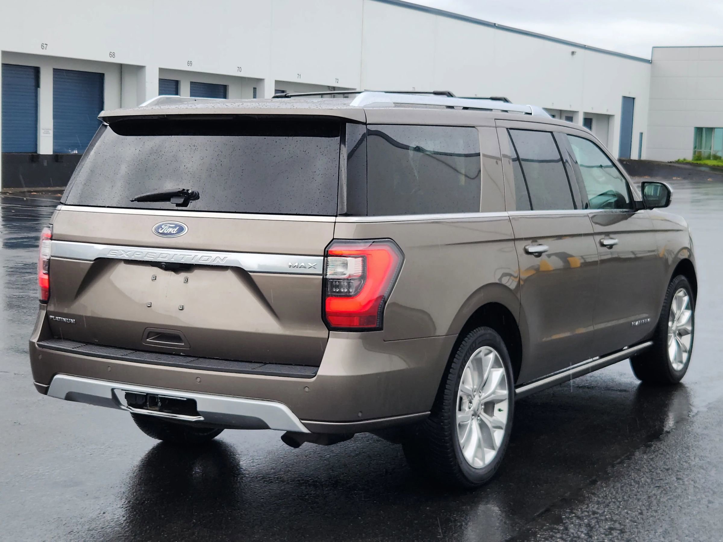 Used 2018 Ford Expedition Max Platinum AWD/4WD image 4
