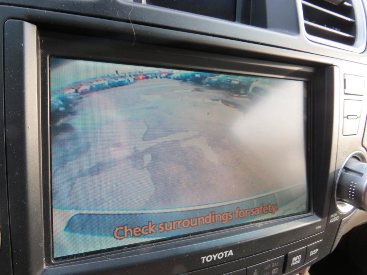 Used 2012 Toyota Highlander Limited w/ Tow Pkg FWD image 17