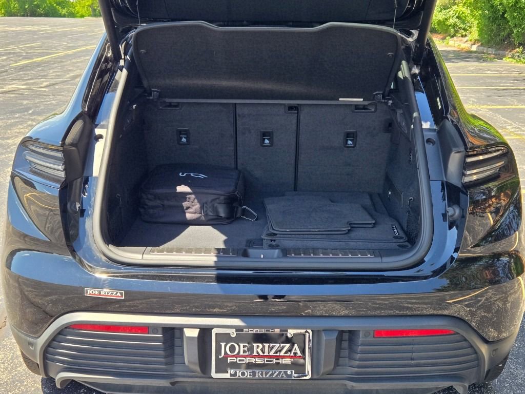 Certified 2024 Porsche Macan 4 Electric image 16