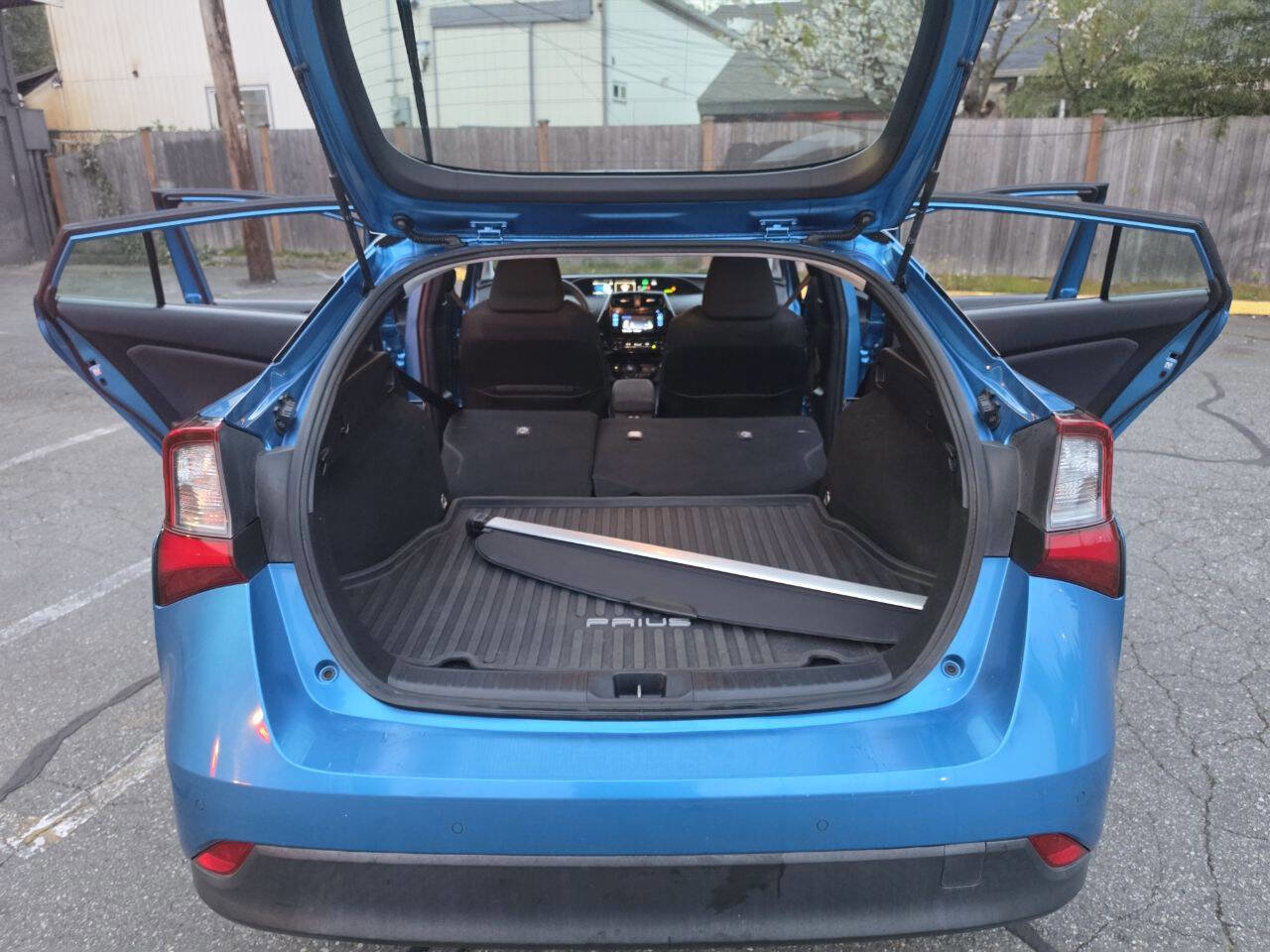 Used 2019 Toyota Prius LE FWD image 28