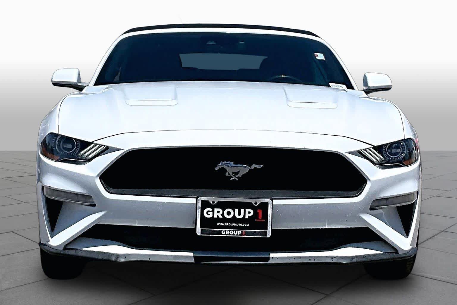 Used 2022 Ford Mustang Premium RWD image 4