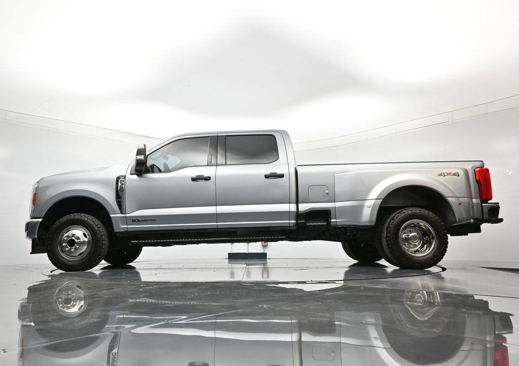 Used 2024 Ford F350 XLT image 41