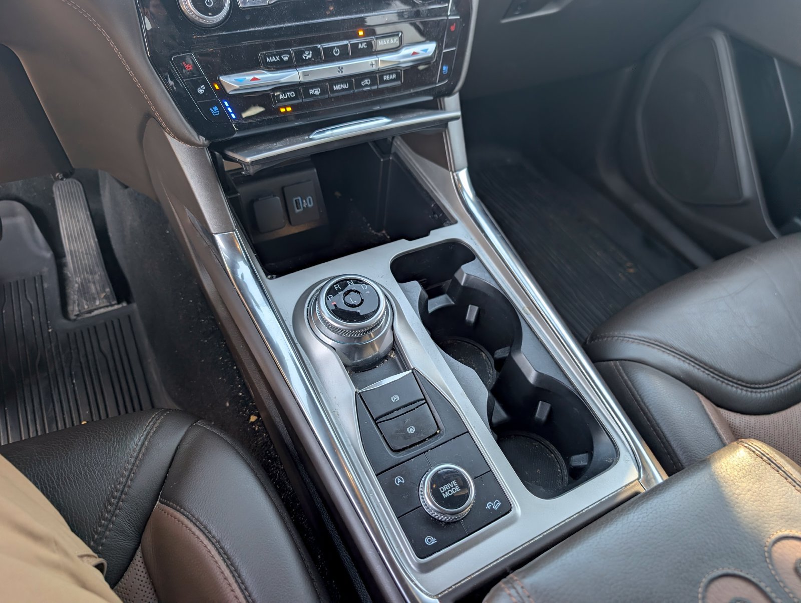 Used 2022 Ford Explorer King Ranch w/ Premium Technology Package AWD/4WD image 33