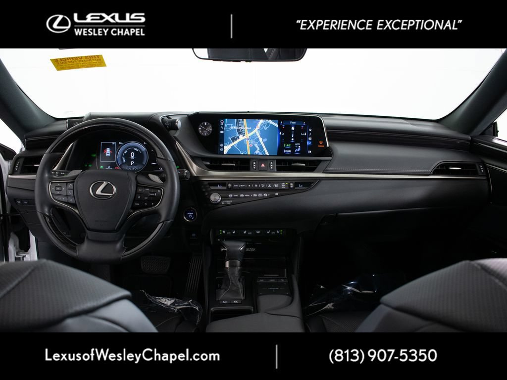 Used 2021 Lexus ES 300h Ultra Luxury w/ Accessory Package 2 FWD image 17