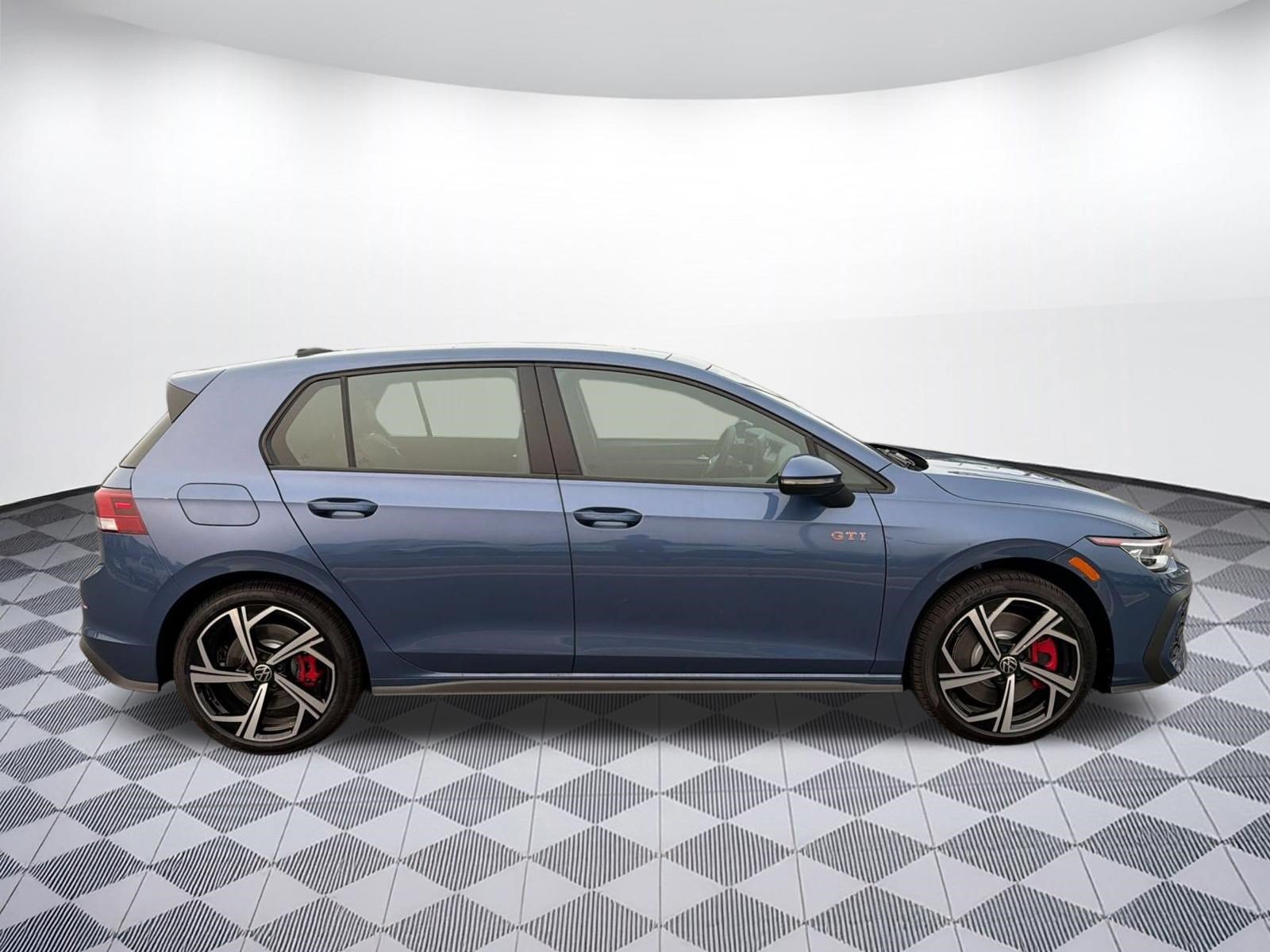 New 2026 Volkswagen Golf SE FWD image 8