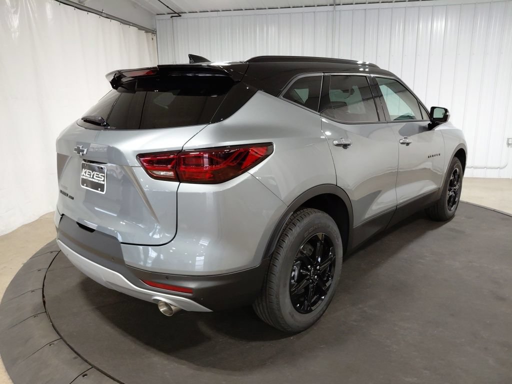 New 2026 Chevrolet Blazer LT w/ Sound & Technology Package AWD/4WD image 9
