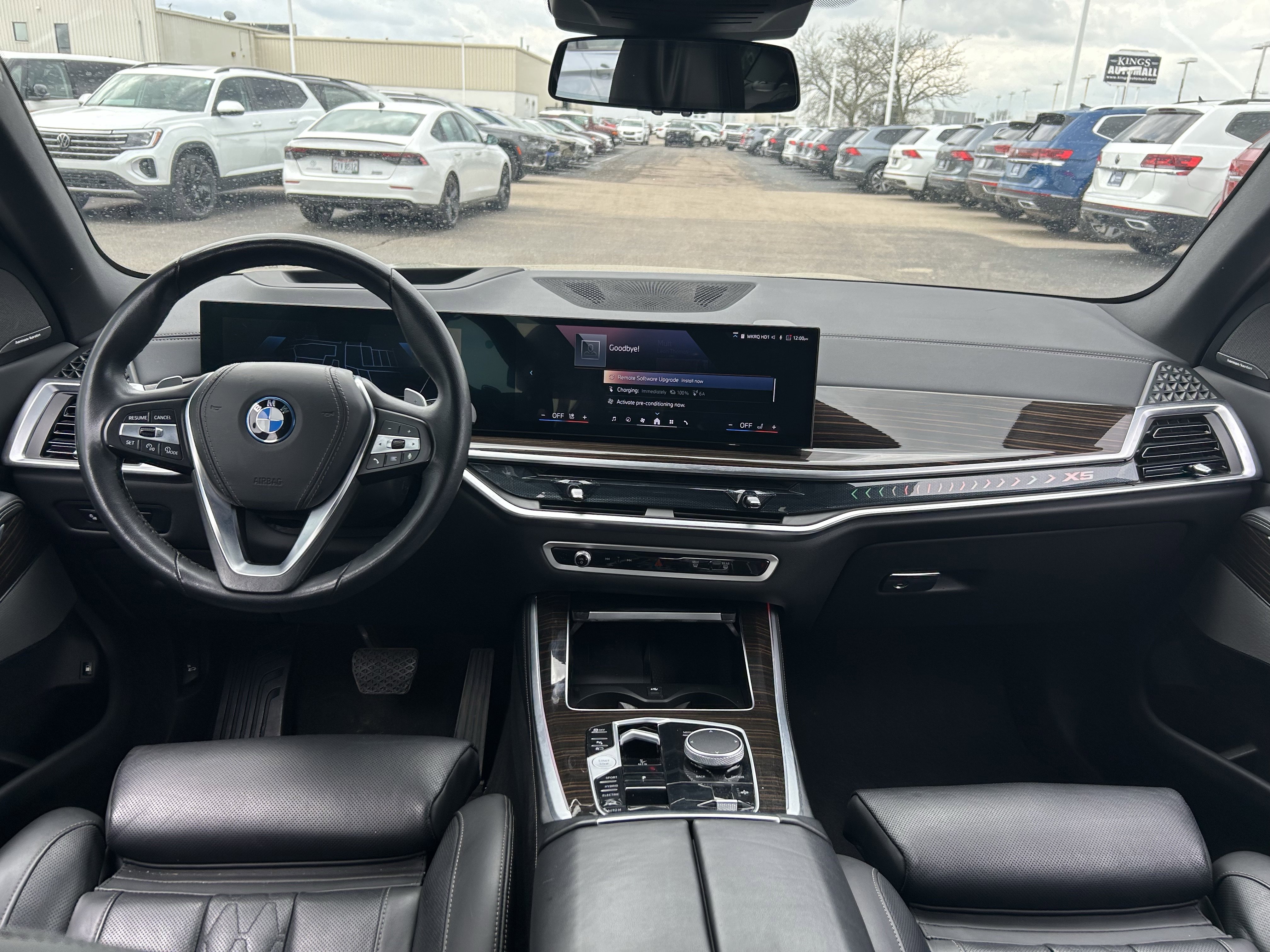 Used 2025 BMW X5 xDrive50e image 9