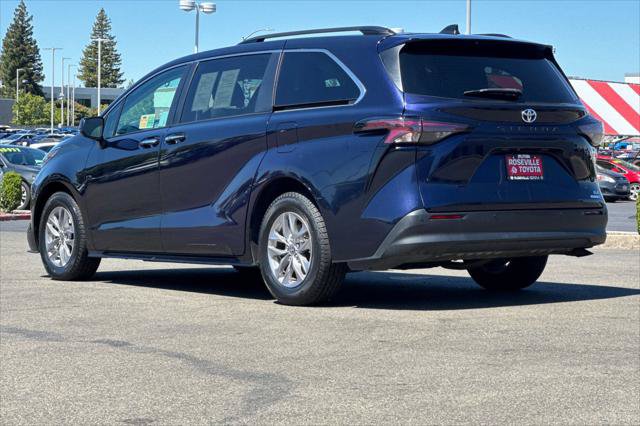Certified 2024 Toyota Sienna XLE FWD image 7