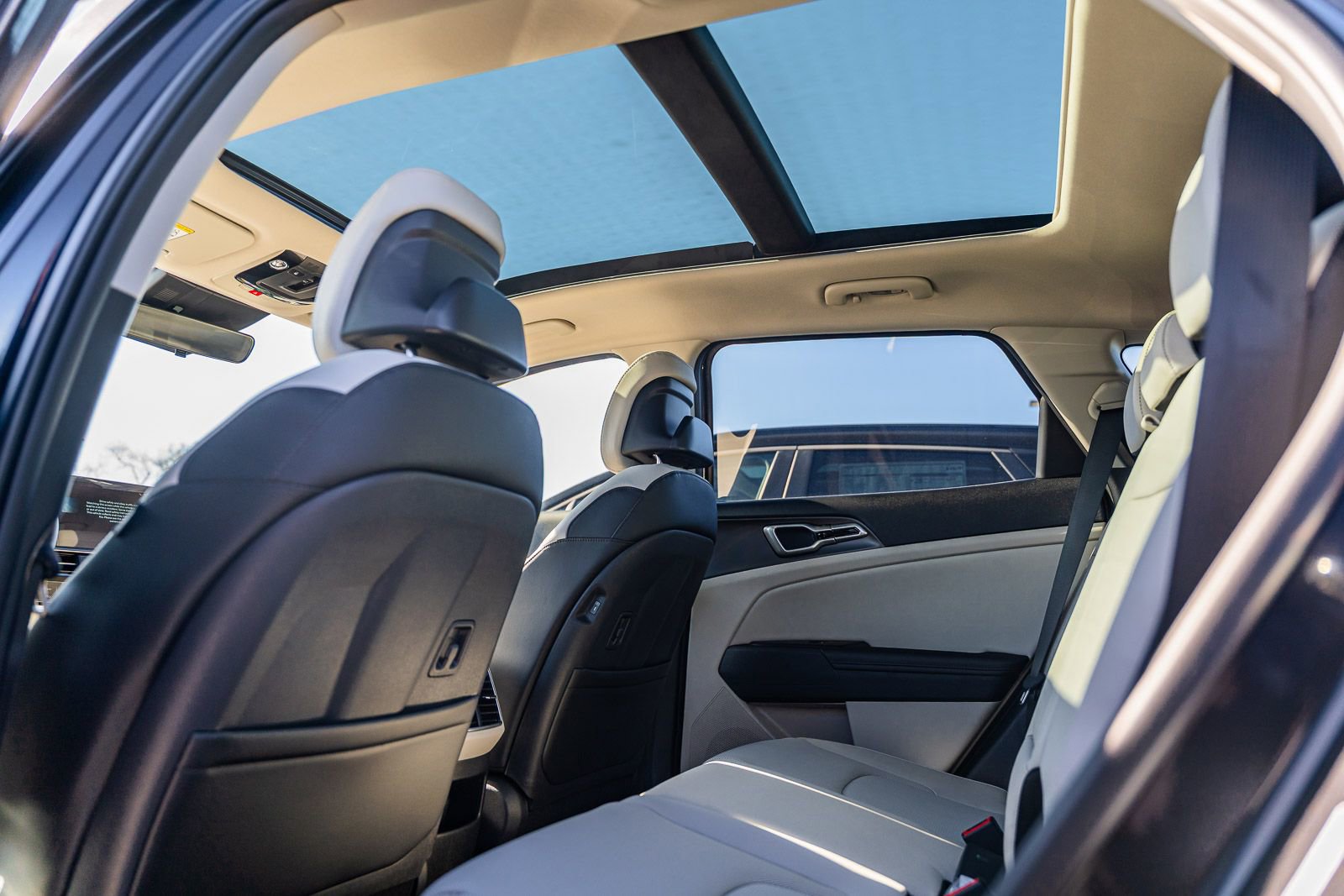 New 2026 Kia Sportage EX w/ EX Panorama Roof Package image 13