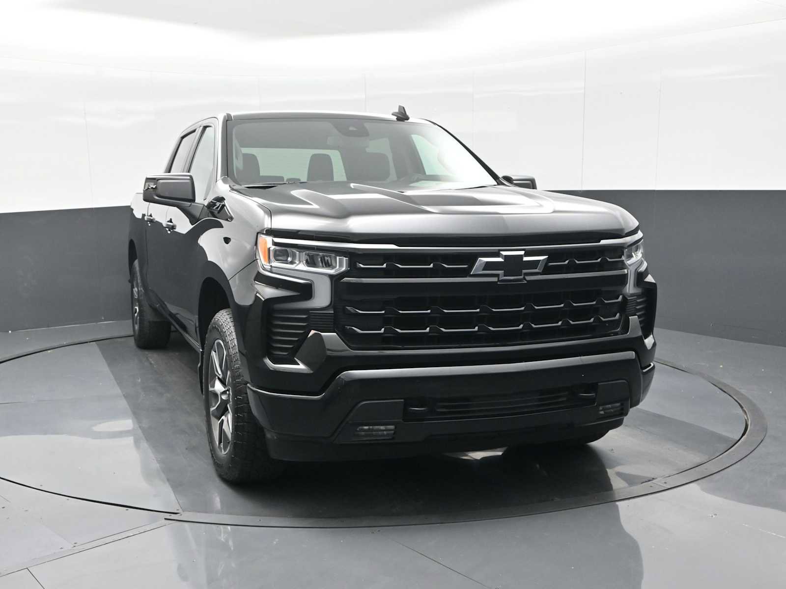 Used 2023 Chevrolet Silverado 1500 RST image 3