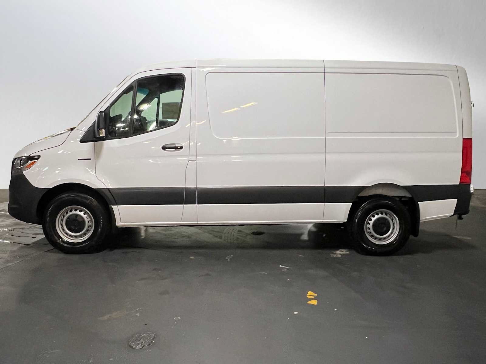 New 2025 Mercedes-Benz eSprinter 144 Cargo image 6