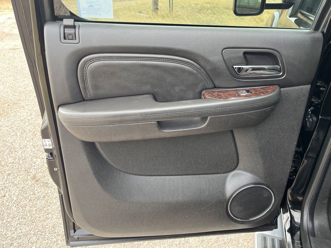 Used 2014 GMC Sierra 2500 Denali w/ Suspension Package, Off-Road image 17