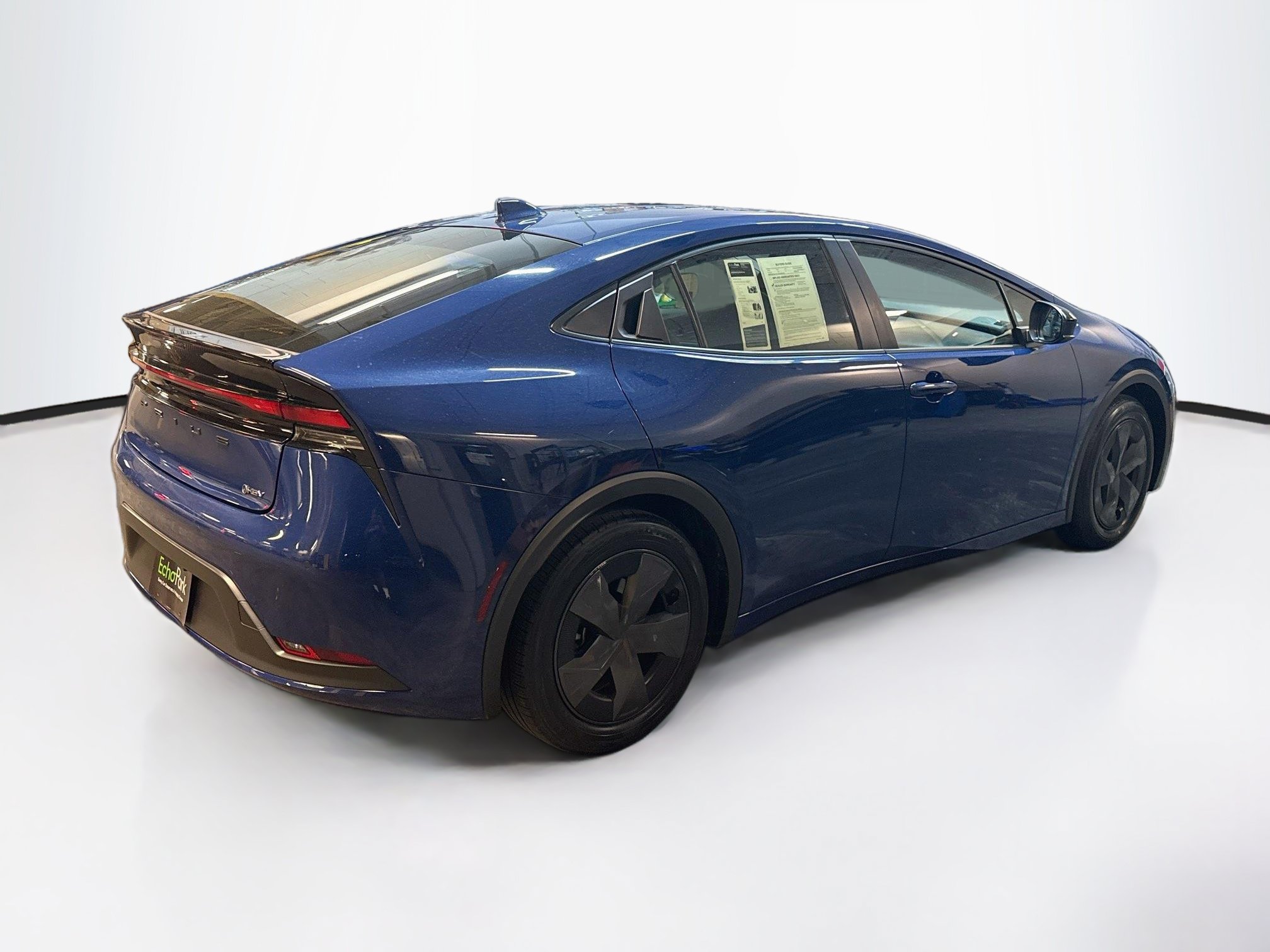 Used 2025 Toyota Prius LE FWD image 9