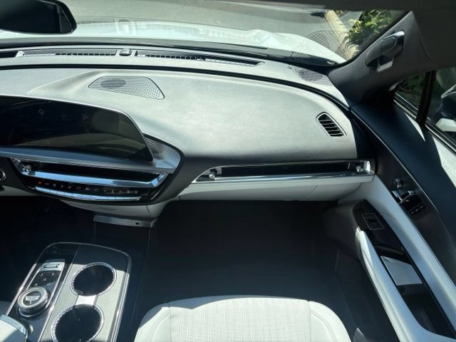 Certified 2024 Cadillac Lyriq Luxury AWD/4WD image 23