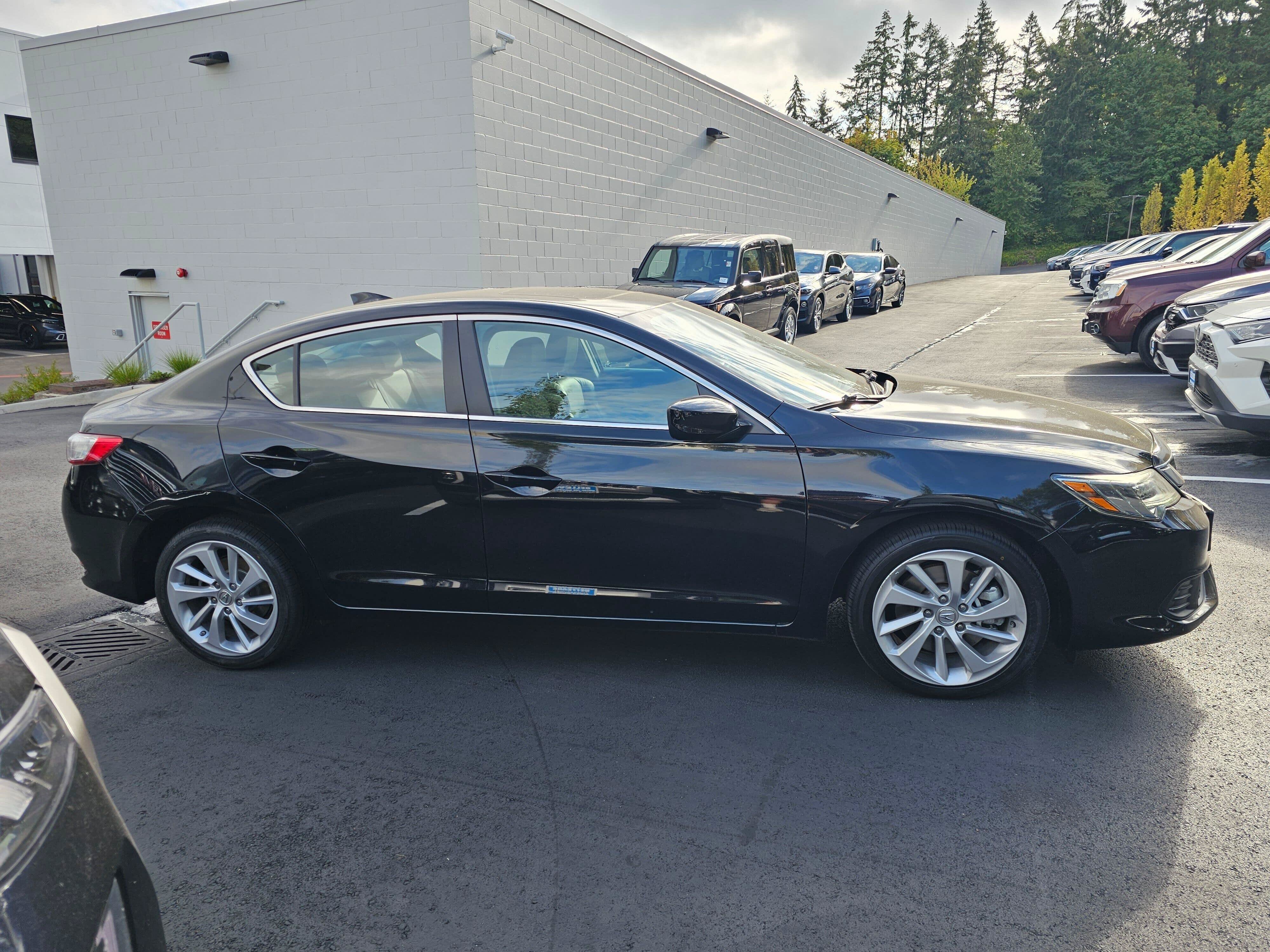 Used 2017 Acura ILX FWD image 8