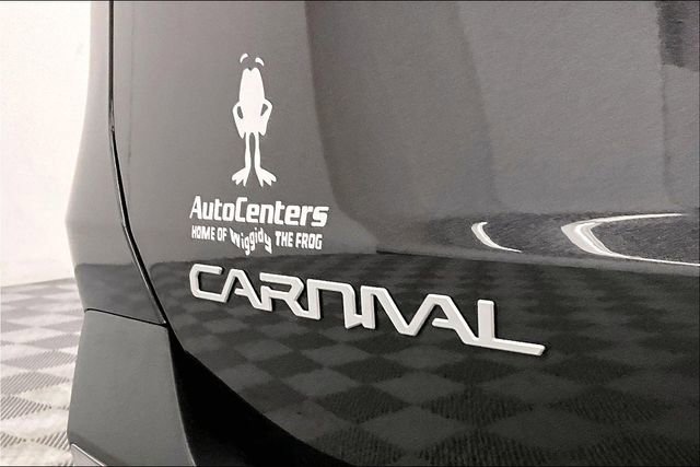 Used 2025 Kia Carnival FWD image 9