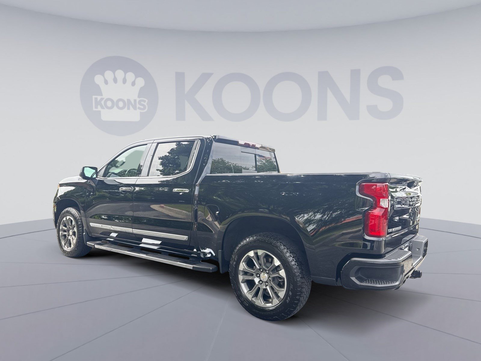 Used 2023 Chevrolet Silverado 1500 High Country AWD/4WD image 4