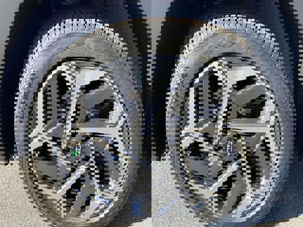 New 2026 Hyundai Kona SEL Premium image 5