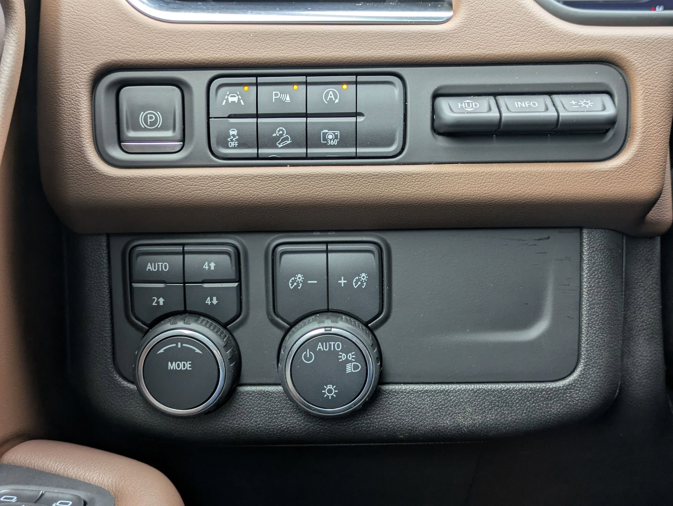 Used 2023 Chevrolet Suburban High Country w/ LPO, Illumination Package image 23